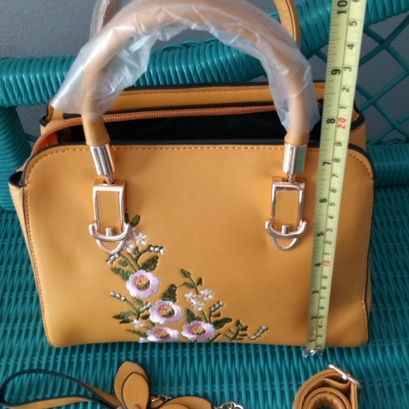 🆕 Ladies Yellow Embroidered Purse - Picture 9 of 10
